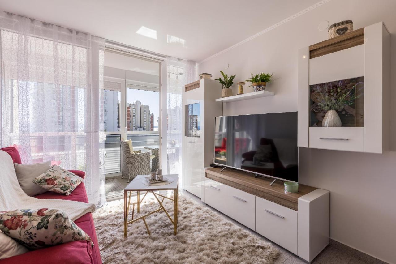 Apartment Desert Rose Split Exteriör bild